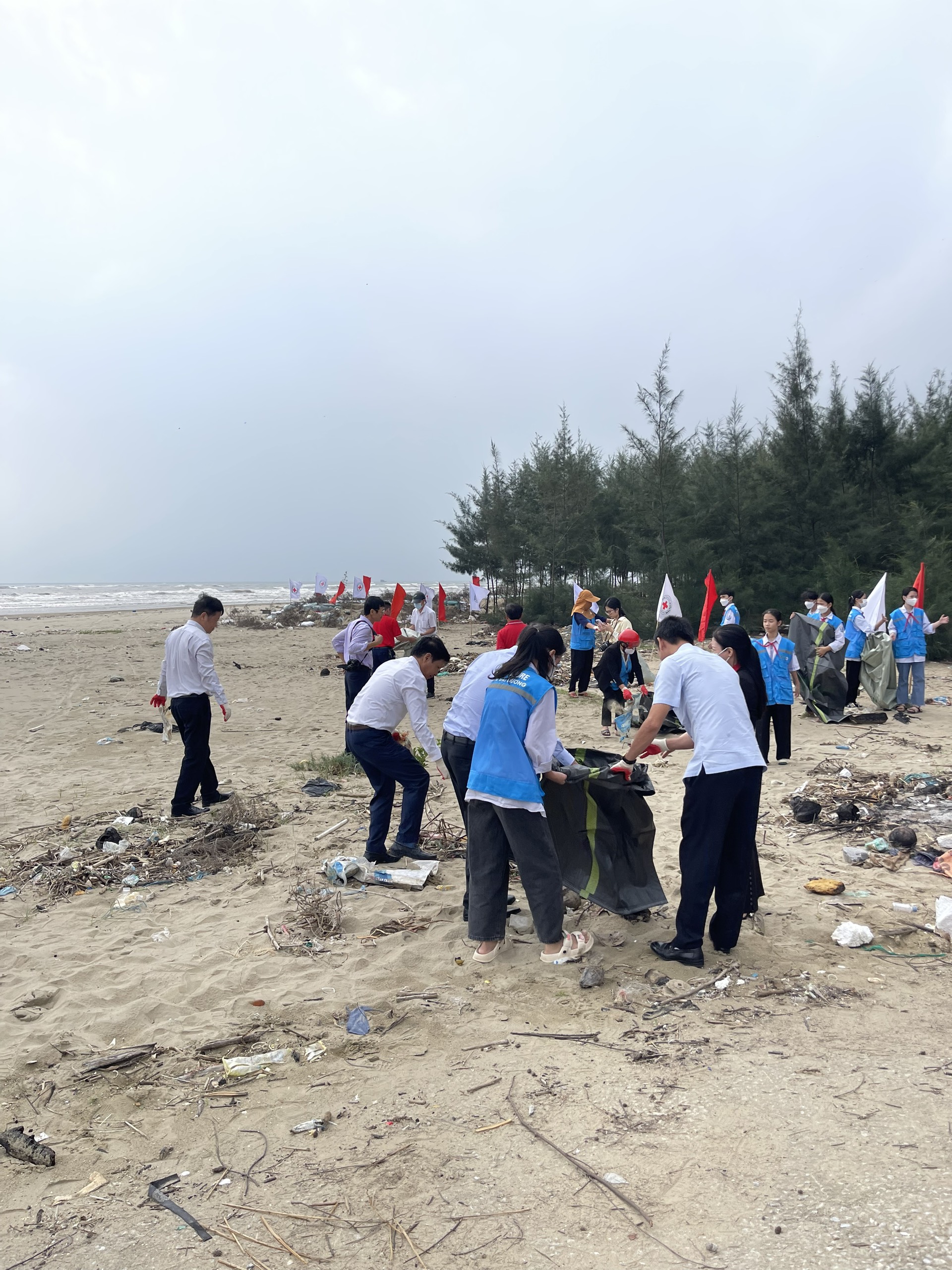 Dự án đã đón nhận tín hiệu tích cực từ những giai đoạn đầu tiên. Ngay khi biết chủ trương thực hiện dự án mới, người dân rất phấn khởi và đồng tình ủng hộ. Nhiều hộ gia đình và cá nhân có mức sống khó khăn tại địa phương đã đăng ký tham gia thu gom rác thải nhựa.