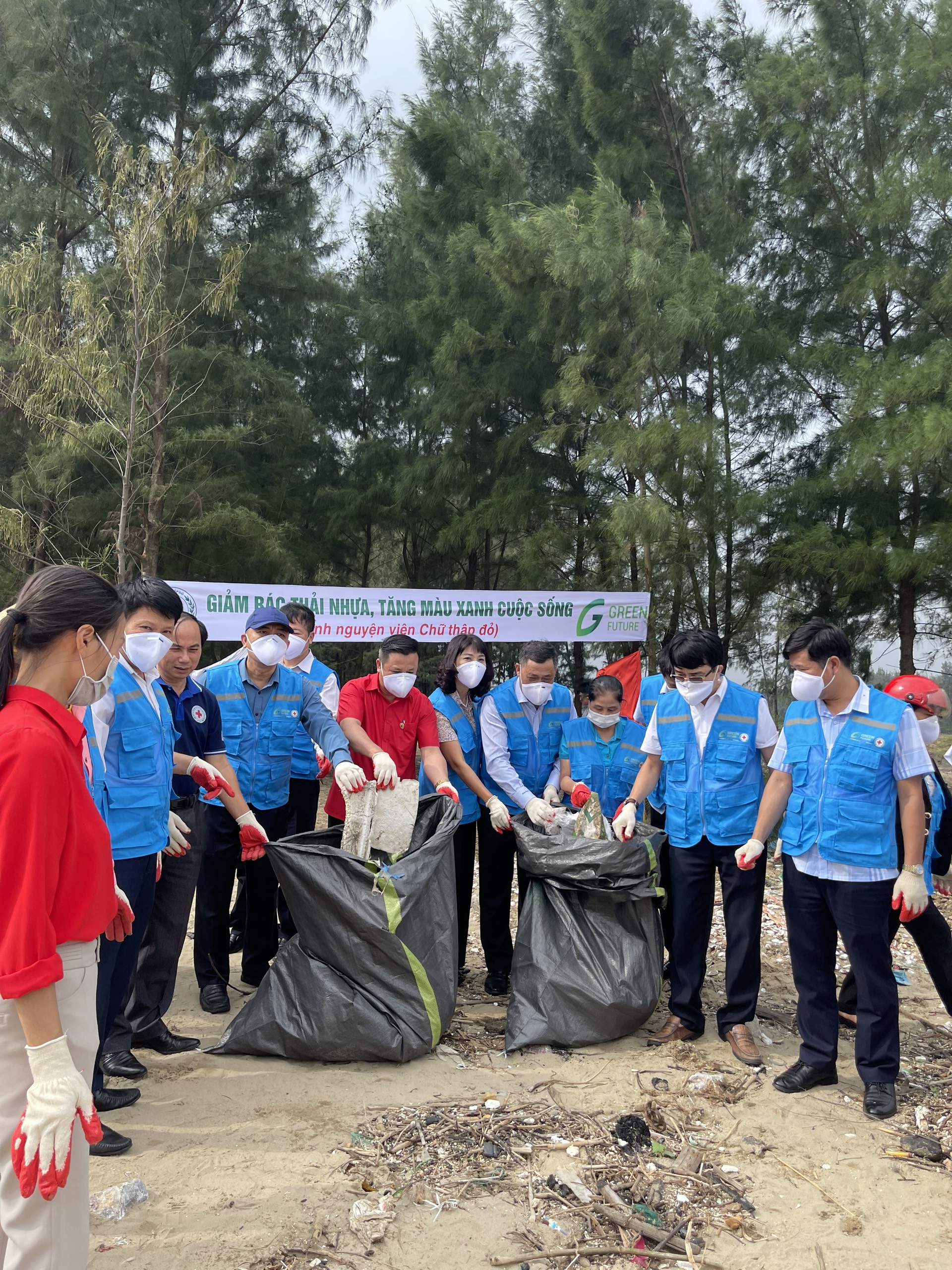 Dự án đã đón nhận tín hiệu tích cực từ những giai đoạn đầu tiên. Ngay khi biết chủ trương thực hiện dự án mới, người dân rất phấn khởi và đồng tình ủng hộ. Nhiều hộ gia đình và cá nhân có mức sống khó khăn tại địa phương đã đăng ký tham gia thu gom rác thải nhựa.